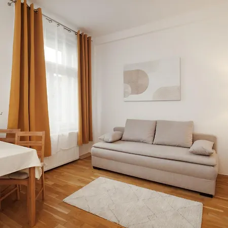 Louvre - Cozy City Center Apartment With Balcony Prague Exterior photo