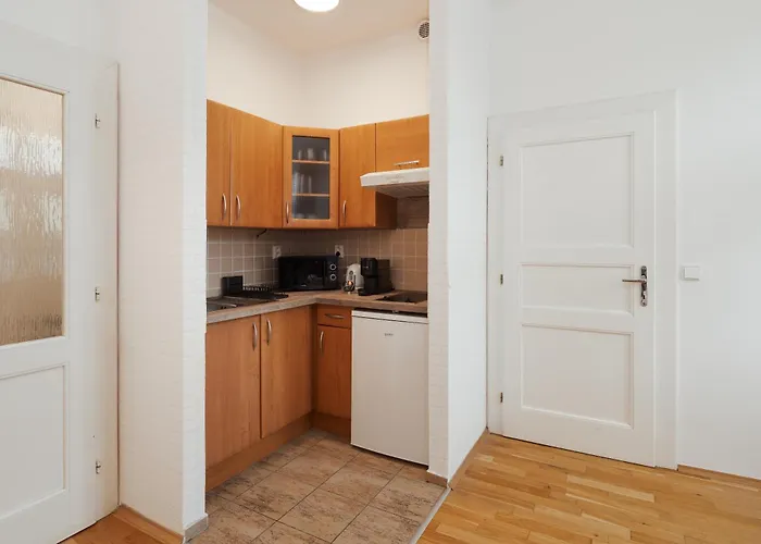 Louvre - Cozy City Center Apartment With Balcony